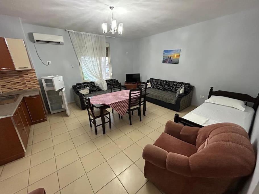 Apartament Rezidenca Hasanaj 33 *